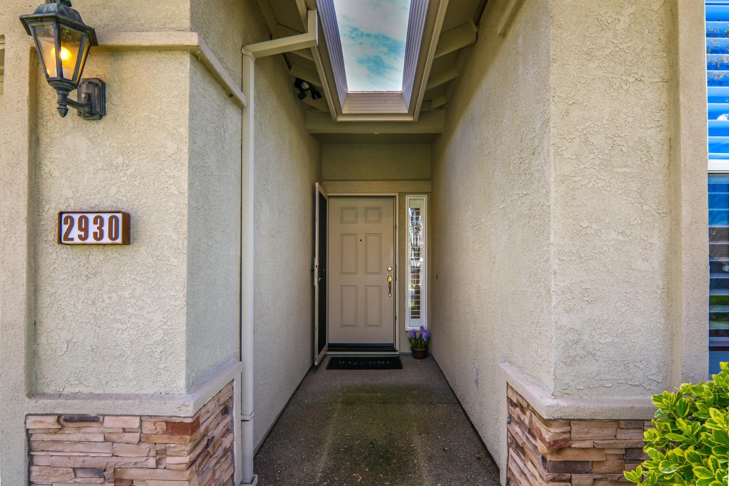 Detail Gallery Image 4 of 39 For 2930 Cricket Club Ct, Rocklin,  CA 95765 - 2 Beds | 2 Baths