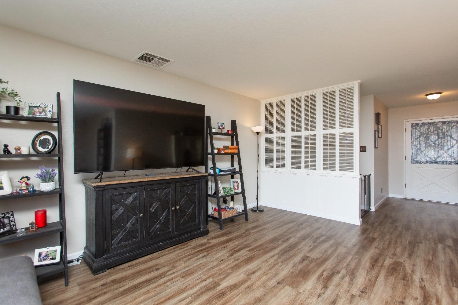 Detail Gallery Image 9 of 27 For 3534 Appleton Ct, Stockton,  CA 95219 - 3 Beds | 2 Baths