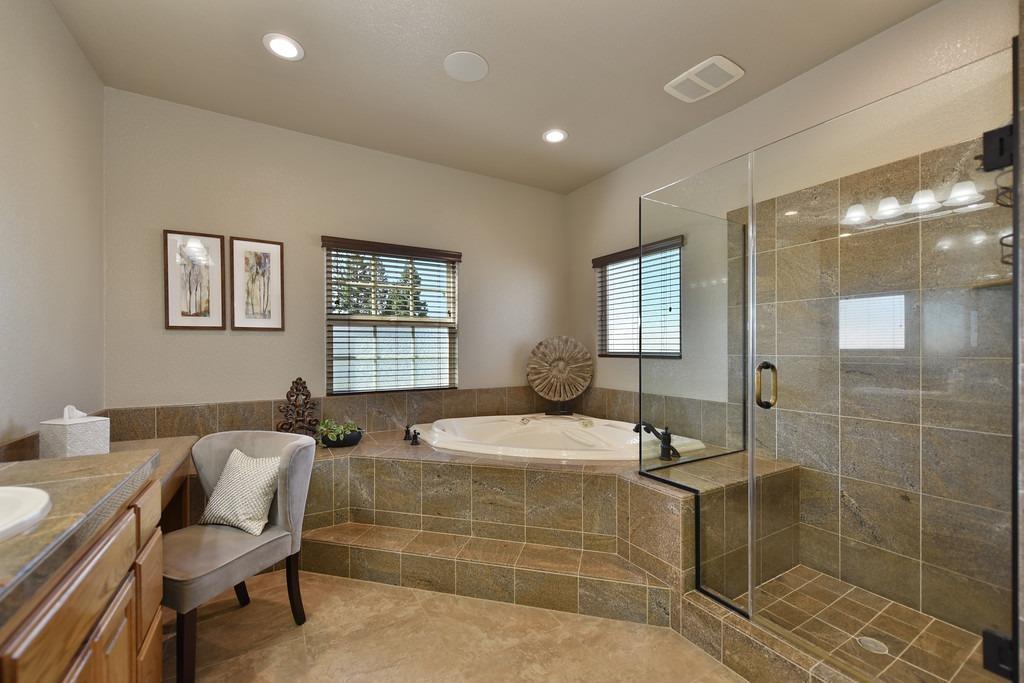 Detail Gallery Image 35 of 74 For 106 Feather Falls Cir, Folsom,  CA 95630 - 3 Beds | 3 Baths