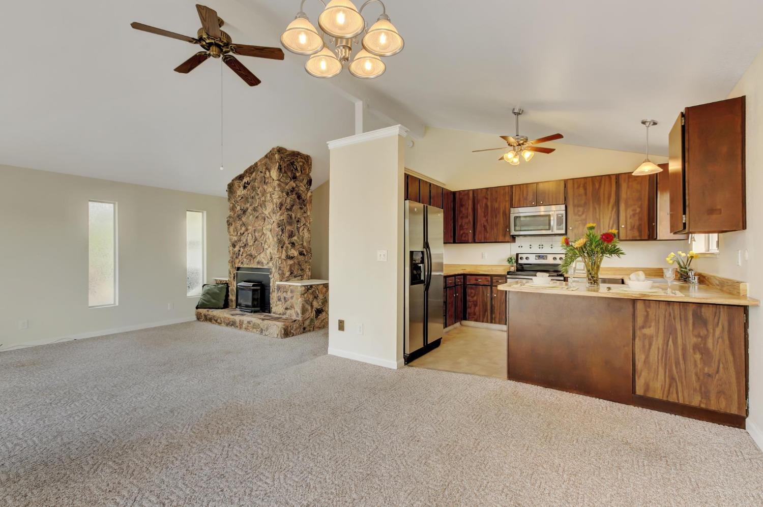Detail Gallery Image 11 of 45 For 17873 Huckleberry Dr, Penn Valley,  CA 95946 - 2 Beds | 2 Baths