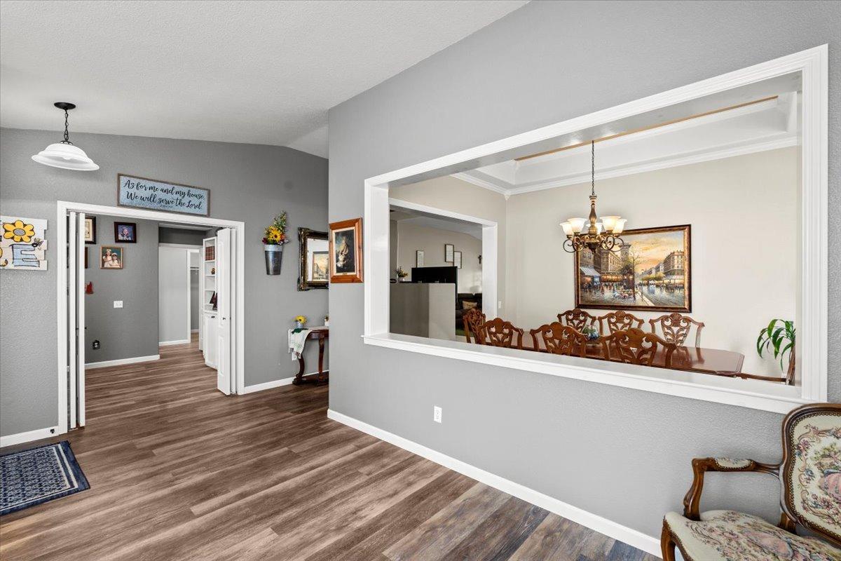 Detail Gallery Image 7 of 49 For 1701 Legend Ct, Modesto,  CA 95357 - 5 Beds | 2/1 Baths