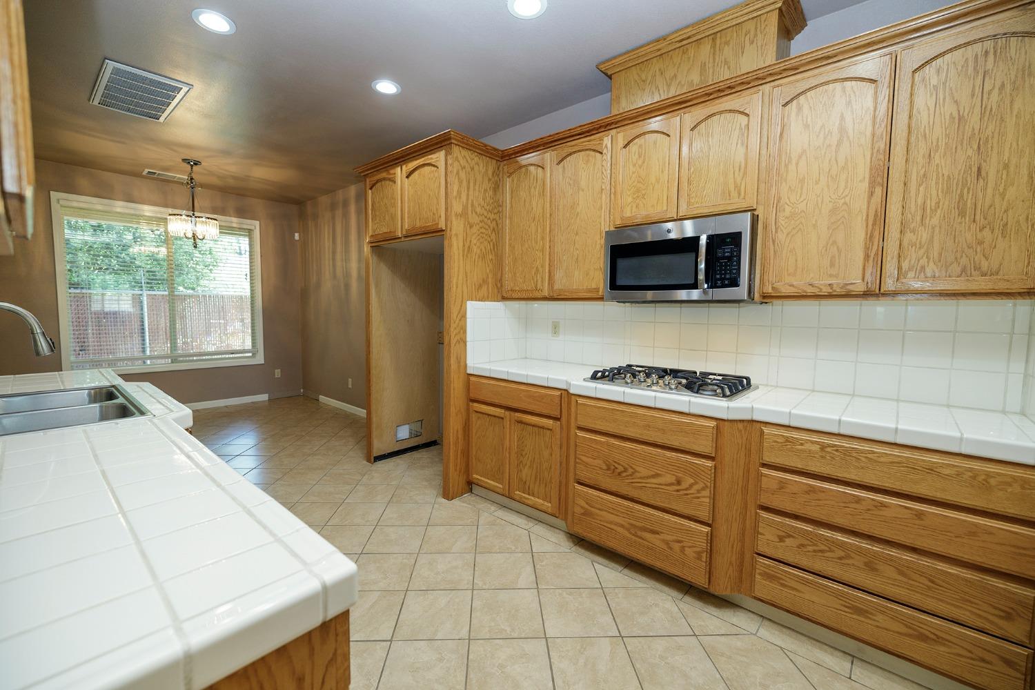Detail Gallery Image 22 of 56 For 134 Las Flores Ave, Modesto,  CA 95354 - 3 Beds | 2 Baths