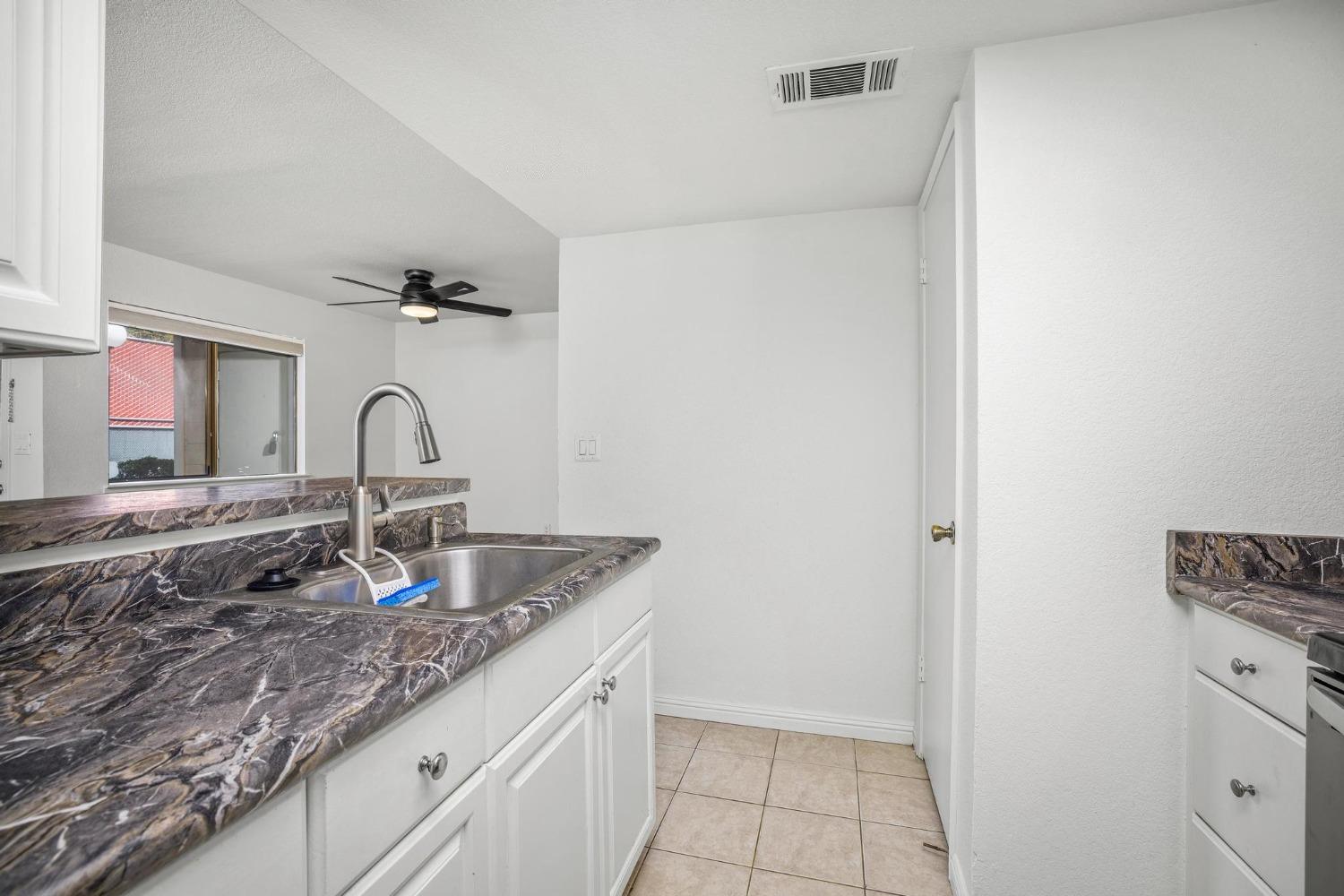 Detail Gallery Image 17 of 38 For 1661 Pyrenees Ave #69,  Stockton,  CA 95210 - 2 Beds | 1/1 Baths