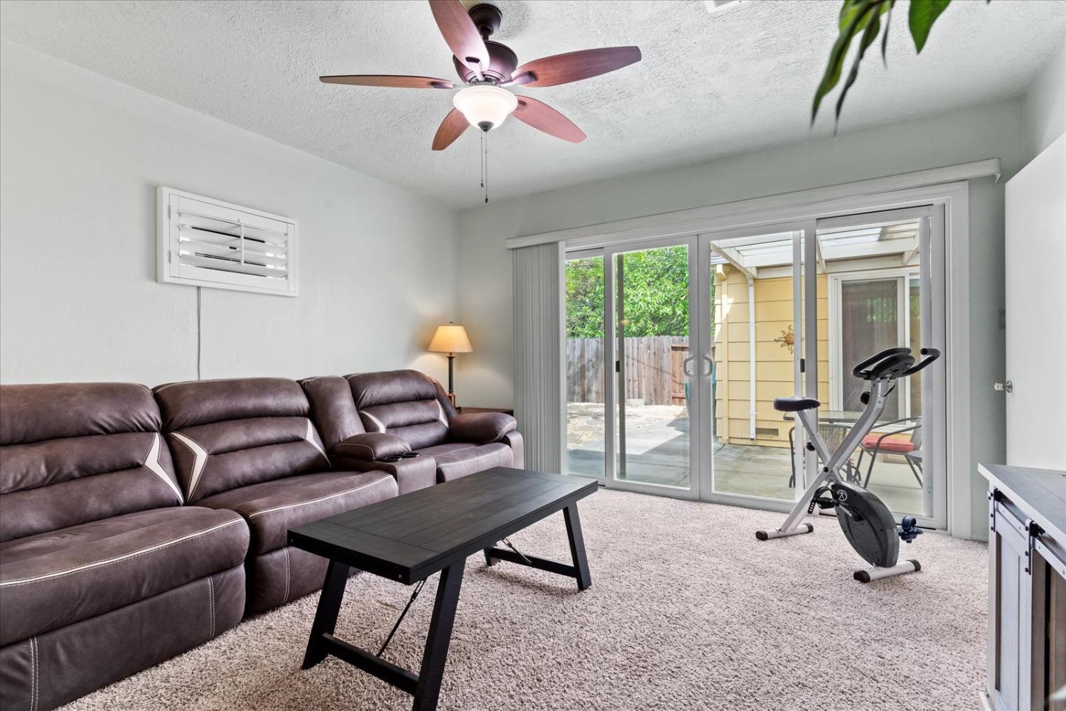 Detail Gallery Image 15 of 33 For 2319 Irvin Way, Sacramento,  CA 95822 - 3 Beds | 2 Baths