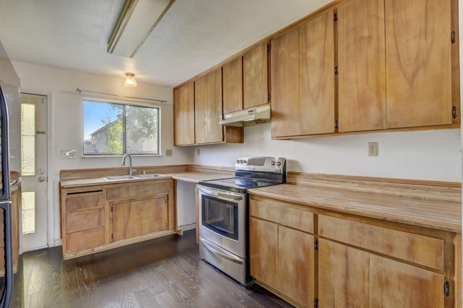 Detail Gallery Image 10 of 27 For 3338 Taylor St, Sacramento,  CA 95838 - 3 Beds | 2 Baths