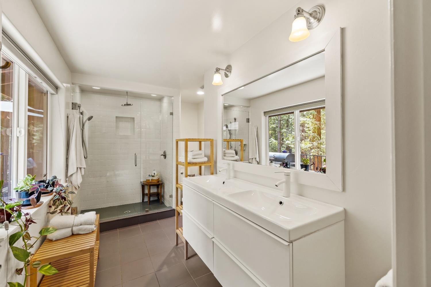 Detail Gallery Image 22 of 60 For 12332 Madrona Way, Nevada City,  CA 95959 - 4 Beds | 3/1 Baths