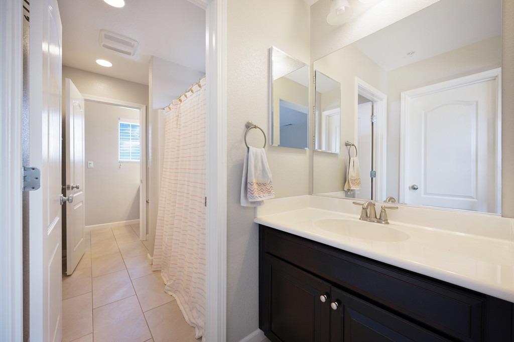Detail Gallery Image 32 of 58 For 2280 Spring Grove Dr, Roseville,  CA 95747 - 5 Beds | 4/1 Baths