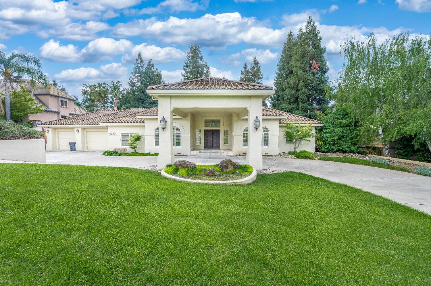 Photo of 10242 Whitetail Drive, Oakdale, CA 95361