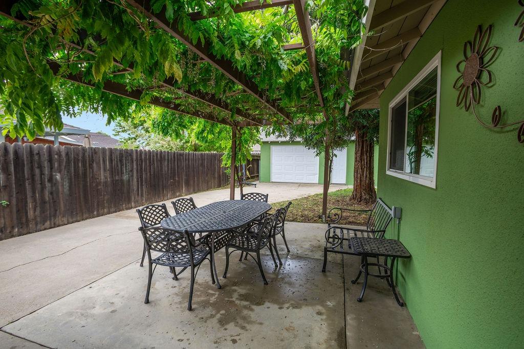 Detail Gallery Image 21 of 26 For 1536 W 21st, Merced,  CA 95340 - 3 Beds | 1/1 Baths
