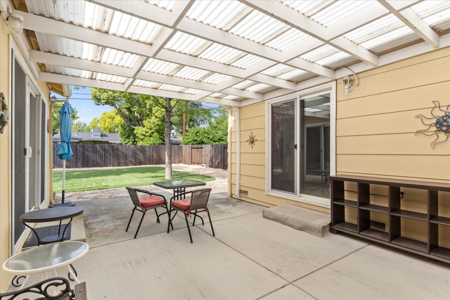 Detail Gallery Image 26 of 33 For 2319 Irvin Way, Sacramento,  CA 95822 - 3 Beds | 2 Baths