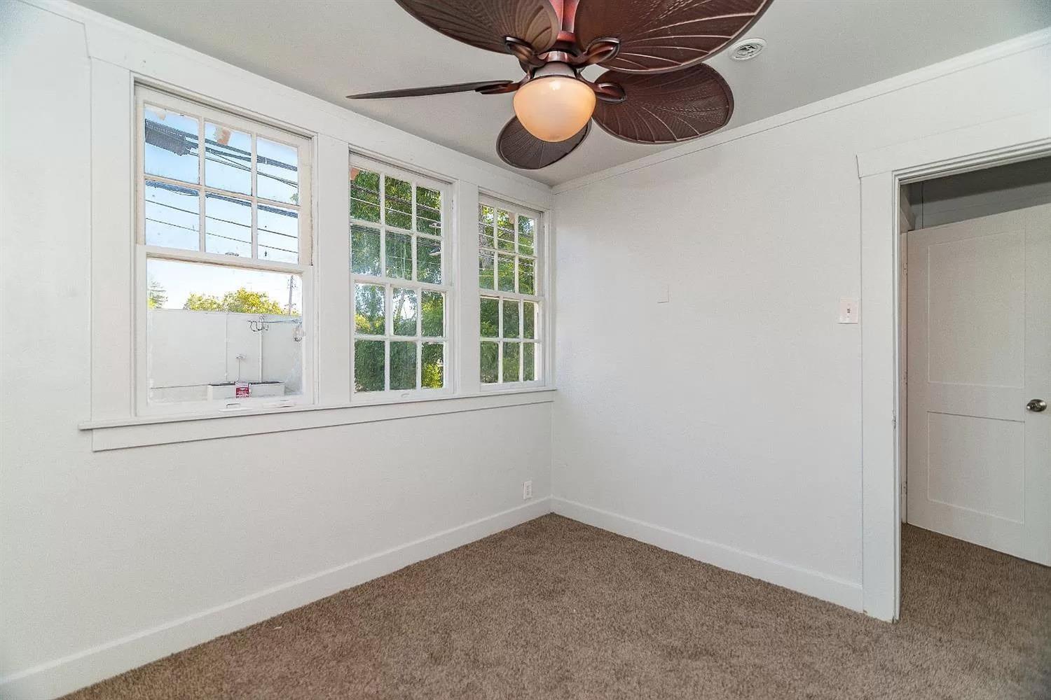 Detail Gallery Image 35 of 45 For 3241 X St, Sacramento,  CA 95817 - 5 Beds | 2 Baths