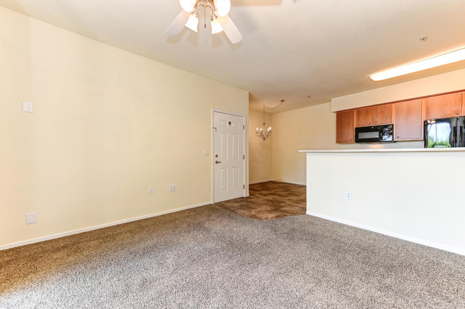Detail Gallery Image 7 of 60 For 1211 Whitney Ranch Pkwy #1027,  Rocklin,  CA 95765 - 2 Beds | 2 Baths