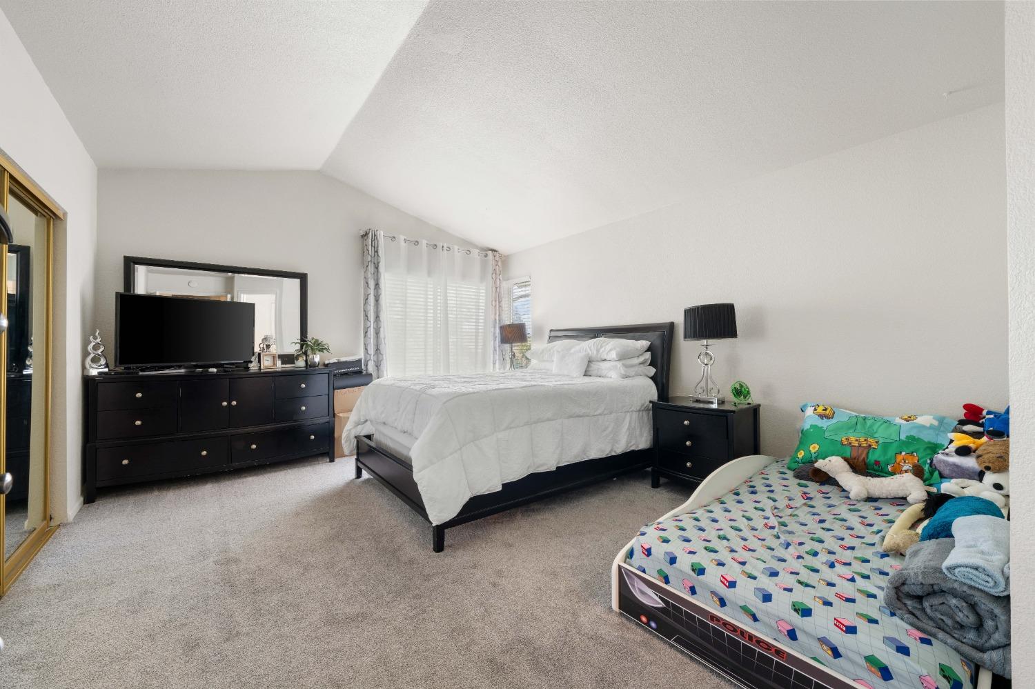 Detail Gallery Image 20 of 43 For 42 Fire Leaf Ct, Sacramento,  CA 95838 - 3 Beds | 2/1 Baths