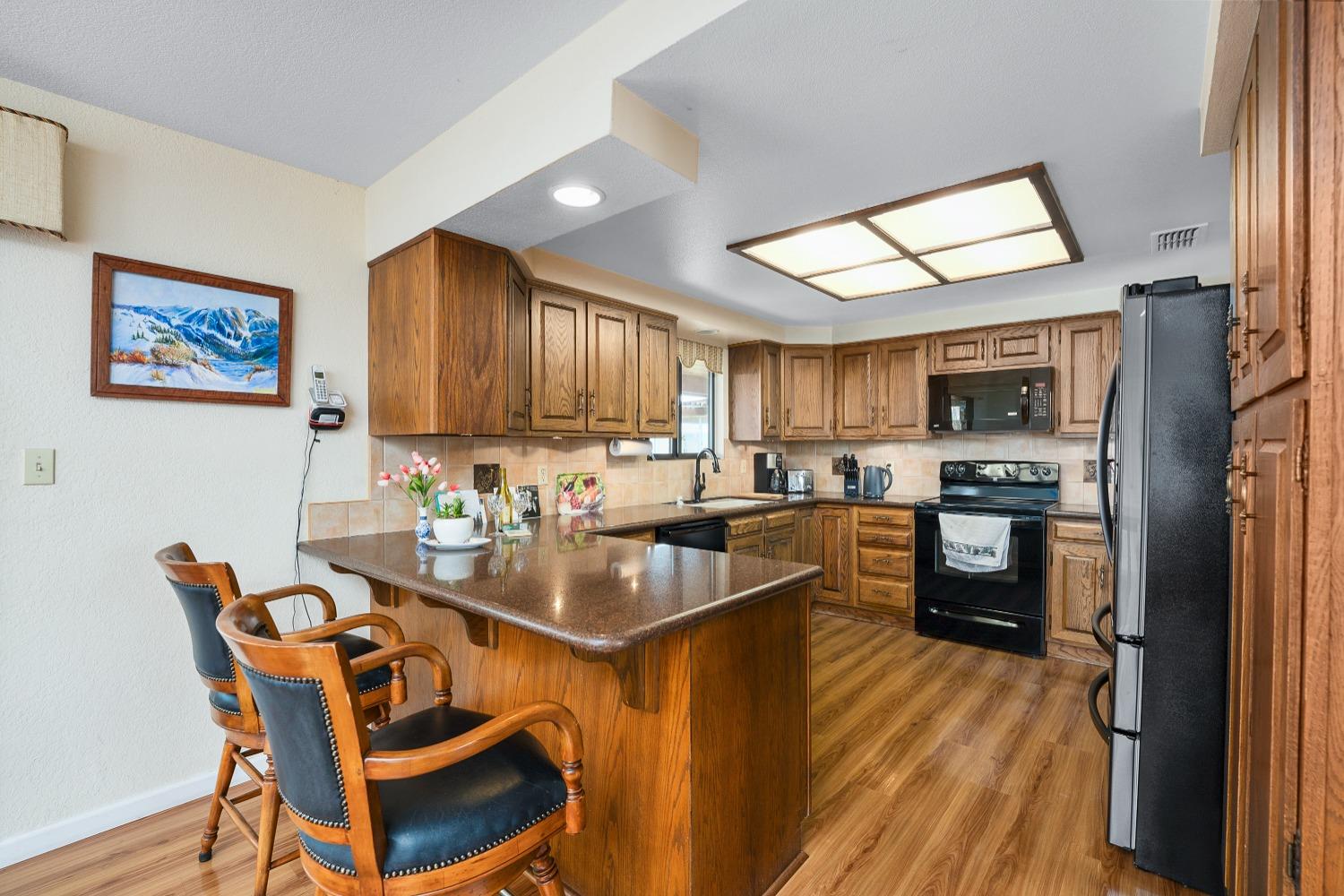 Detail Gallery Image 11 of 73 For 11901 Hillfield Ct, Elk Grove,  CA 95624 - 3 Beds | 2 Baths