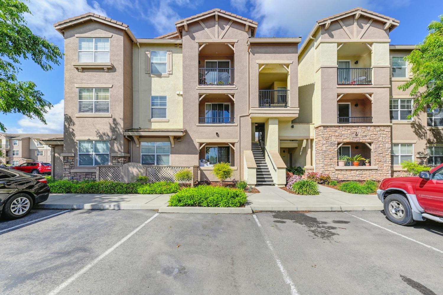 Detail Gallery Image 2 of 60 For 1211 Whitney Ranch Pkwy #1027,  Rocklin,  CA 95765 - 2 Beds | 2 Baths