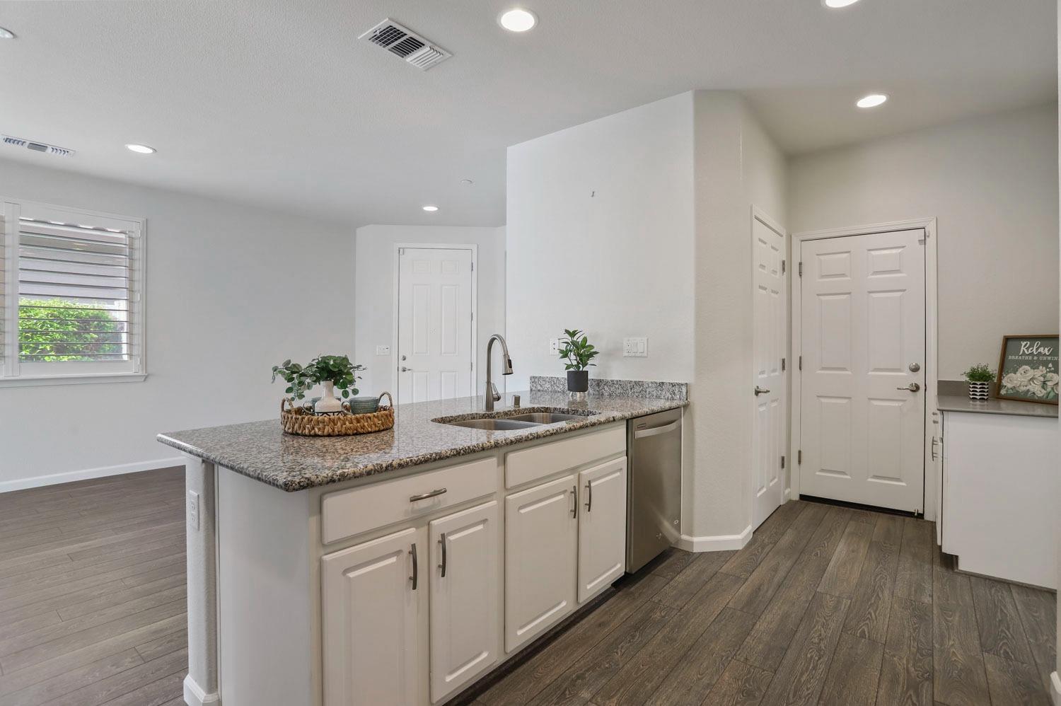 Detail Gallery Image 15 of 48 For 2659 Cherry Grove Ave, Manteca,  CA 95336 - 2 Beds | 2 Baths