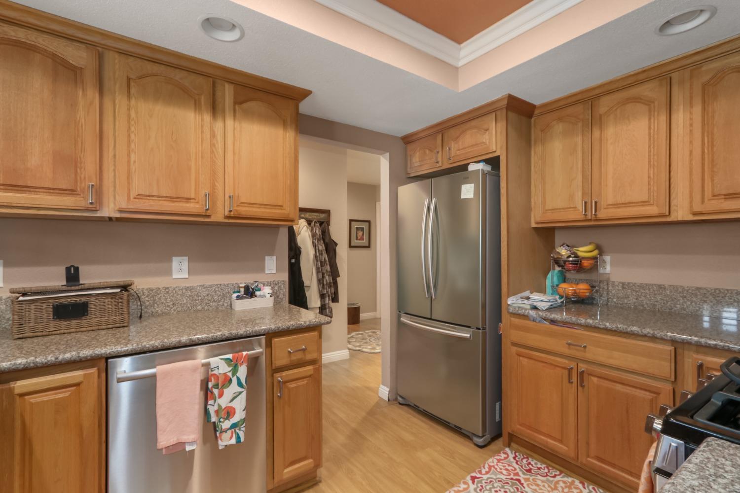 Detail Gallery Image 4 of 26 For 235 Ginger Dr, Auburn,  CA 95603 - 3 Beds | 2 Baths