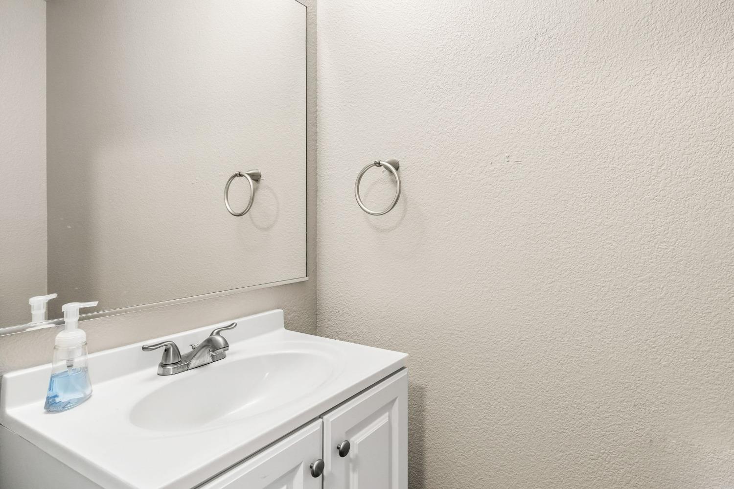 Detail Gallery Image 10 of 41 For 513 Cottonwood St #B2,  Woodland,  CA 95695 - 3 Beds | 2/1 Baths