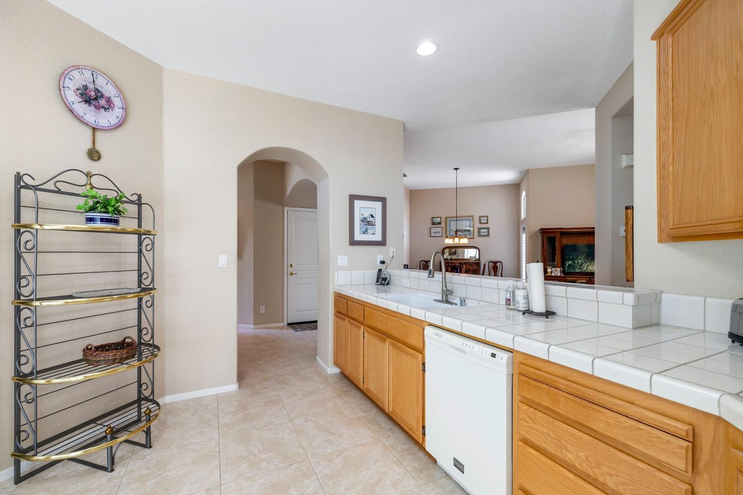 Detail Gallery Image 14 of 36 For 451 Luster Pl, Folsom,  CA 95630 - 2 Beds | 2 Baths