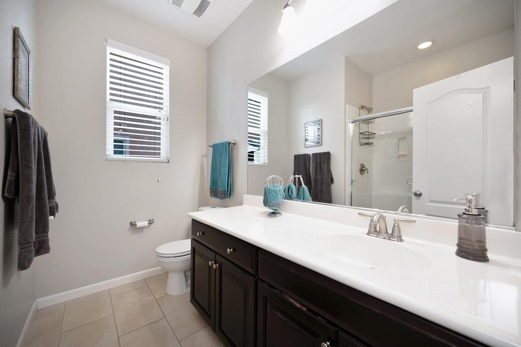 Detail Gallery Image 29 of 58 For 2280 Spring Grove Dr, Roseville,  CA 95747 - 5 Beds | 4/1 Baths