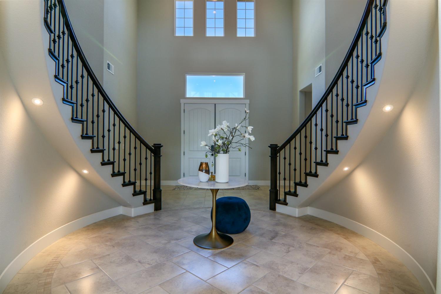 Detail Gallery Image 8 of 52 For 4111 Willow Creek Way, Rocklin,  CA 95765 - 5 Beds | 4/1 Baths