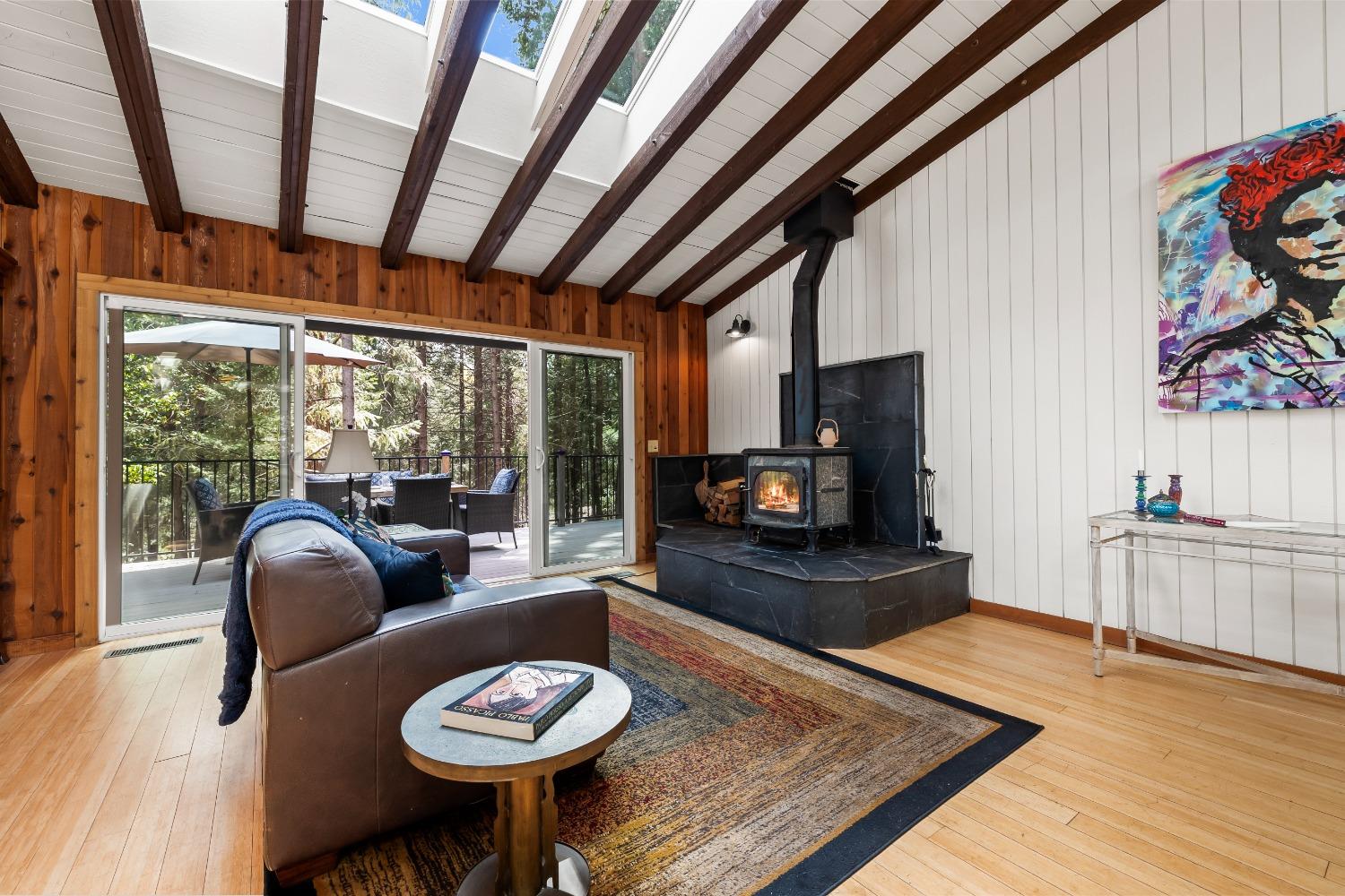 Detail Gallery Image 11 of 60 For 12332 Madrona Way, Nevada City,  CA 95959 - 4 Beds | 3/1 Baths