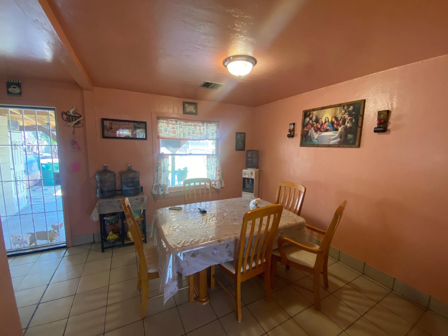 Detail Gallery Image 5 of 24 For 1522 O St, Firebaugh,  CA 93622 - 2 Beds | 1 Baths