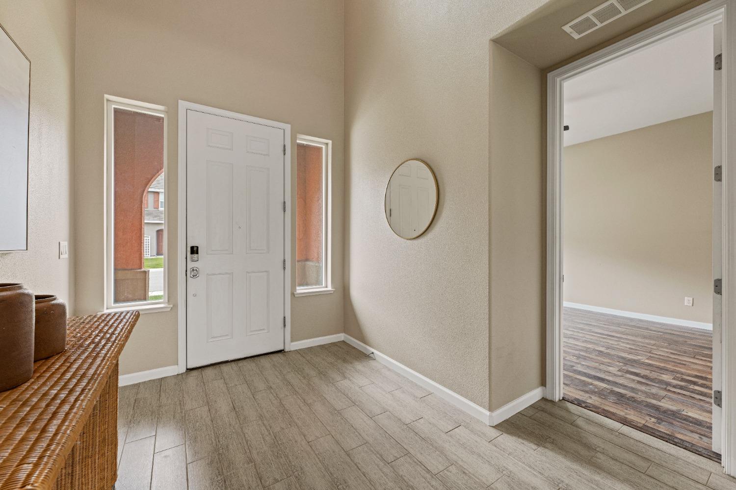 Detail Gallery Image 5 of 54 For 5713 Nolina St, Rocklin,  CA 95677 - 4 Beds | 3/1 Baths