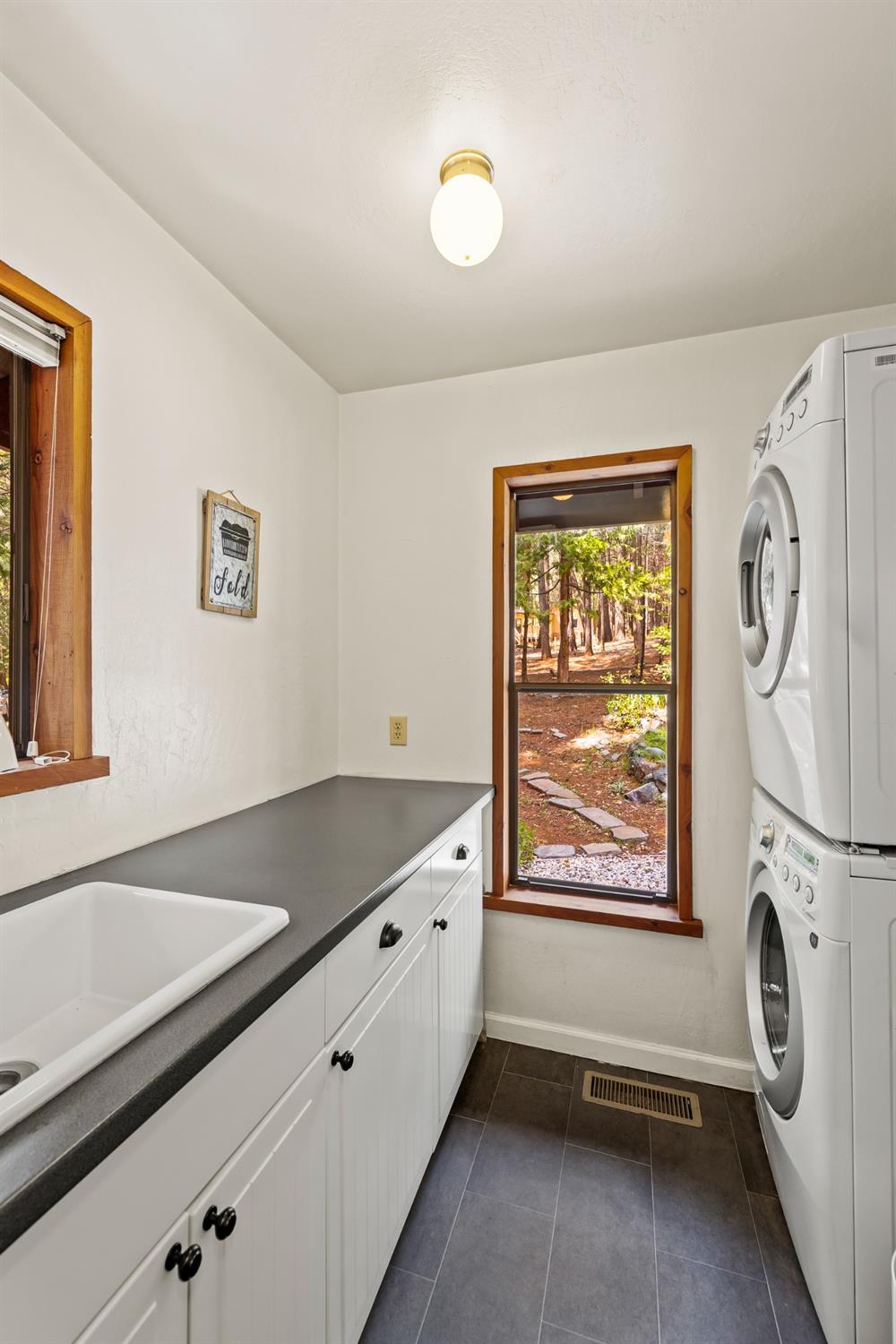 Detail Gallery Image 18 of 60 For 12332 Madrona Way, Nevada City,  CA 95959 - 4 Beds | 3/1 Baths