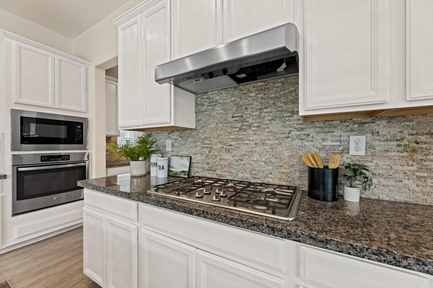 Detail Gallery Image 13 of 54 For 5713 Nolina St, Rocklin,  CA 95677 - 4 Beds | 3/1 Baths