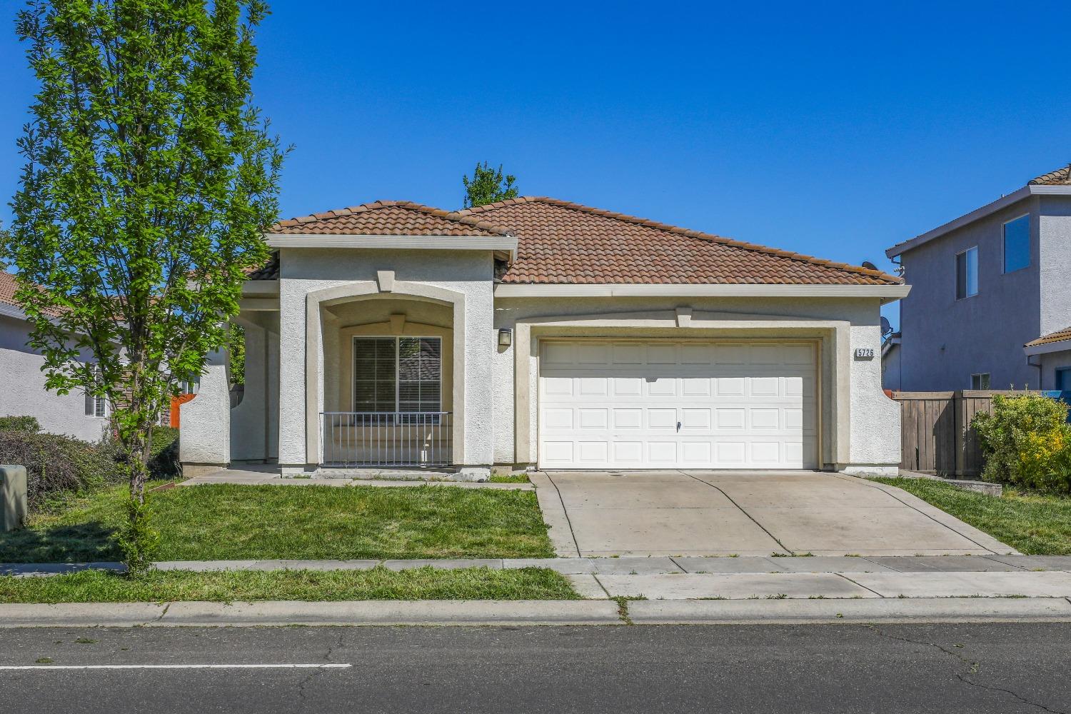 Detail Gallery Image 1 of 49 For 5726 Honor Pkwy, Sacramento,  CA 95835 - 3 Beds | 2 Baths