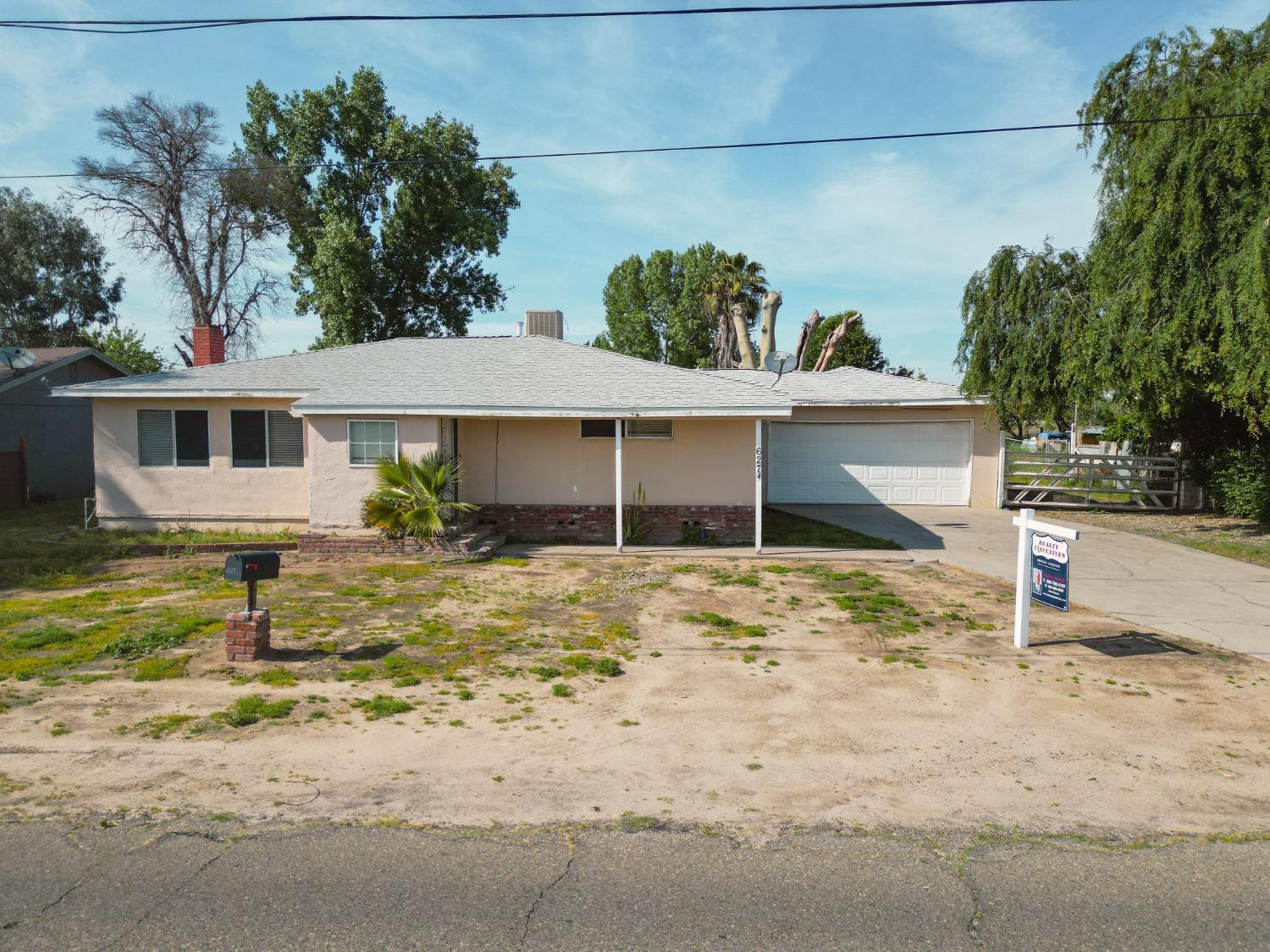 Photo of 6274 Gertrude Ave in Winton, CA
