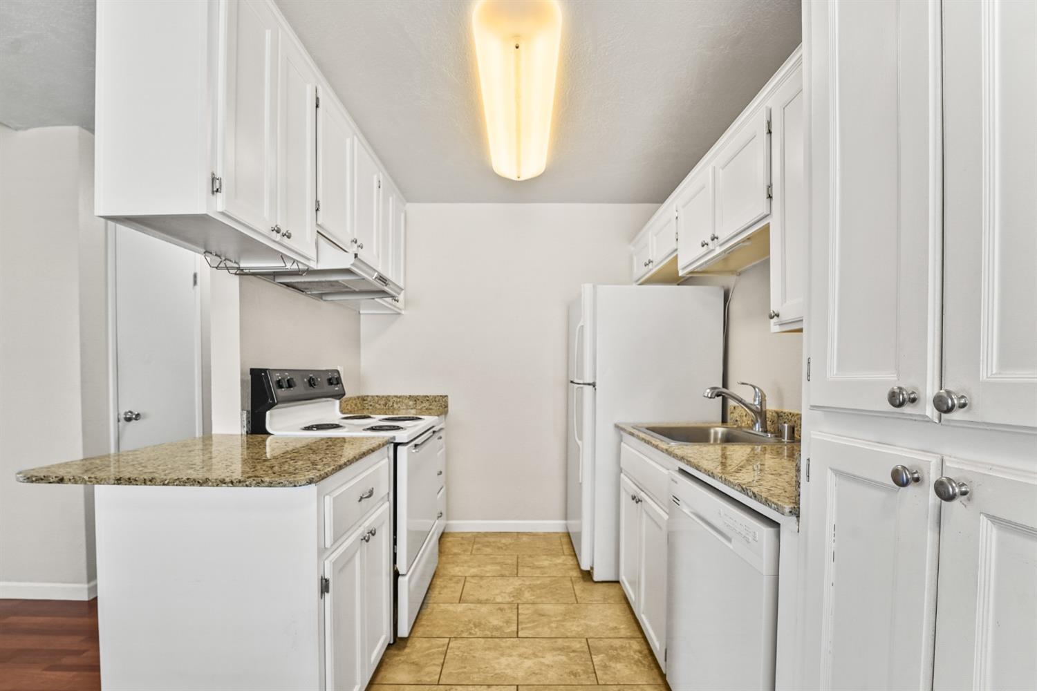 Detail Gallery Image 6 of 19 For 201 Woodrow Ave #16,  Modesto,  CA 95350 - 2 Beds | 1 Baths
