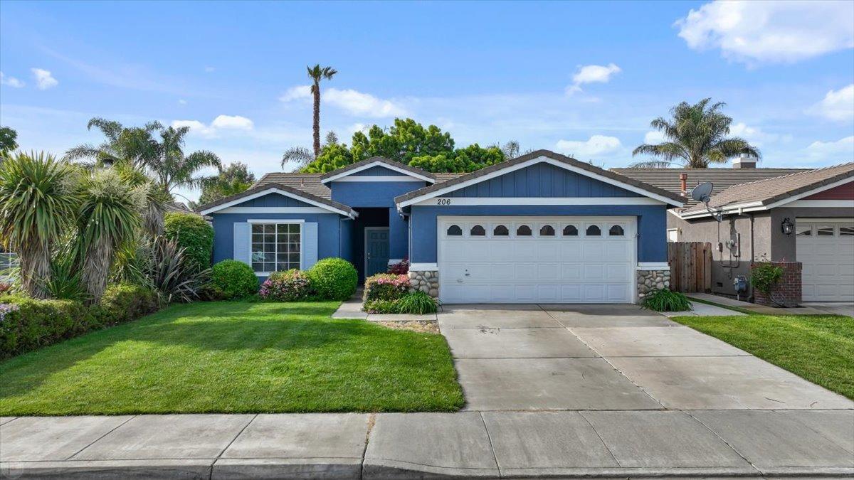 Photo of 206 James W Smith Dr in Tracy, CA