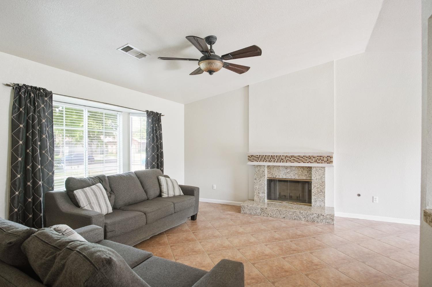Detail Gallery Image 11 of 28 For 362 Edan Ct, Merced,  CA 95341 - 3 Beds | 2 Baths