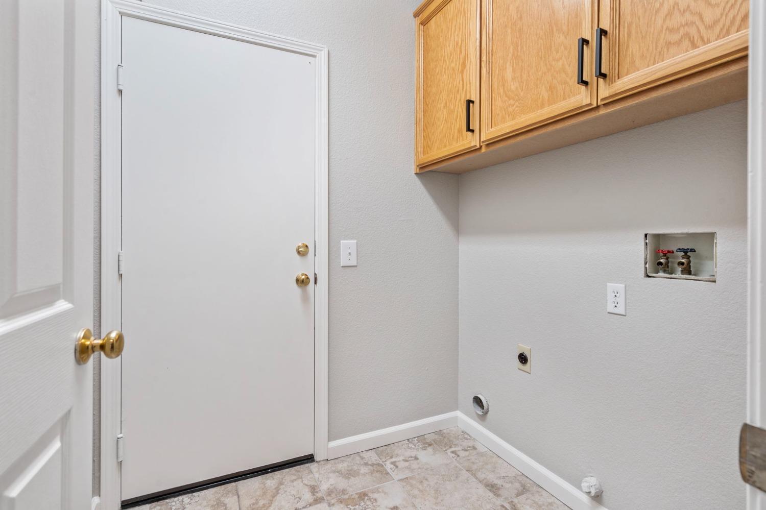 Detail Gallery Image 17 of 29 For 3820 Vancouver Cir, Stockton,  CA 95209 - 3 Beds | 2 Baths