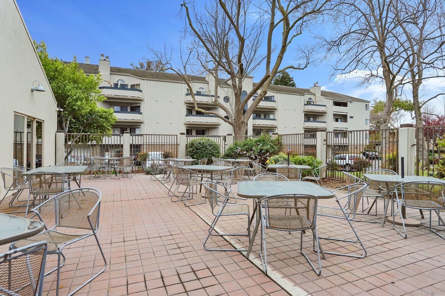 Detail Gallery Image 5 of 25 For 25850 Kay Ave #225,  Hayward,  CA 94545 - 1 Beds | 1 Baths
