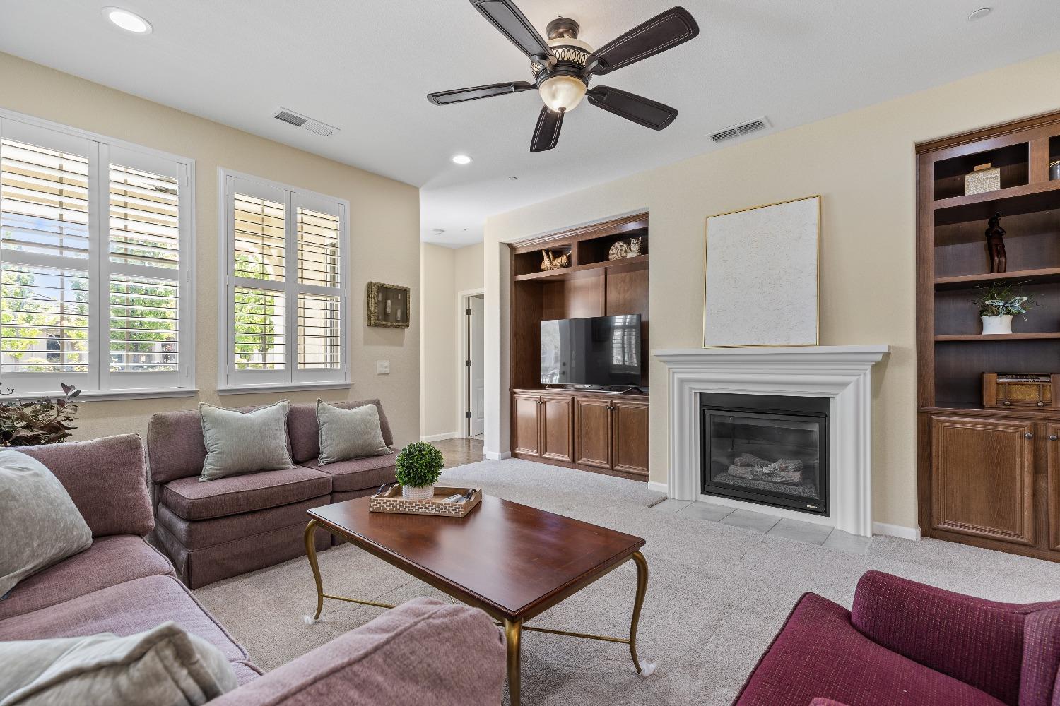 Detail Gallery Image 11 of 33 For 1049 Volonne Dr, Roseville,  CA 95747 - 2 Beds | 2 Baths