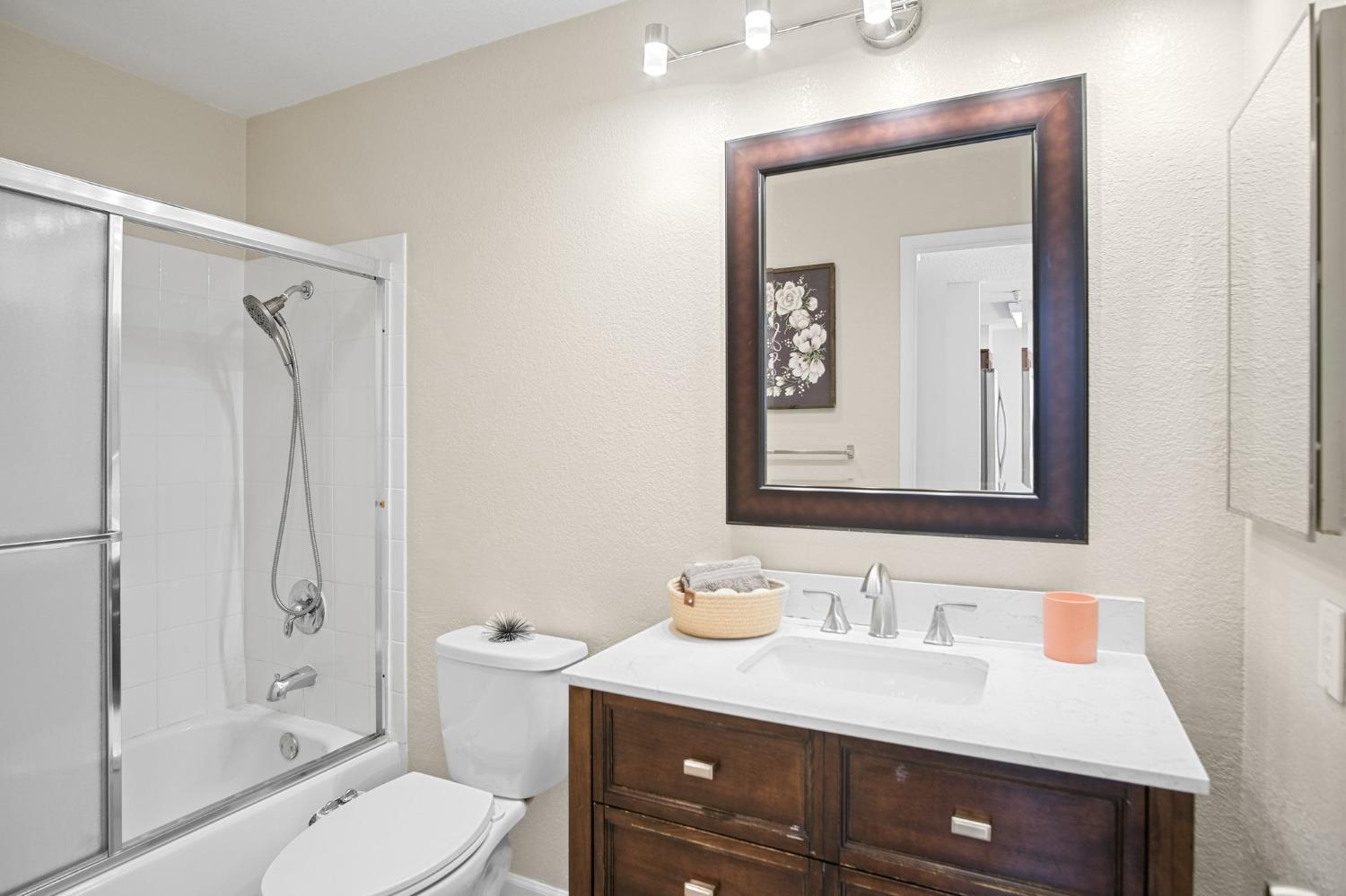 Detail Gallery Image 4 of 29 For 39206 Guardino Dr #211,  Fremont,  CA 94538 - 2 Beds | 2 Baths