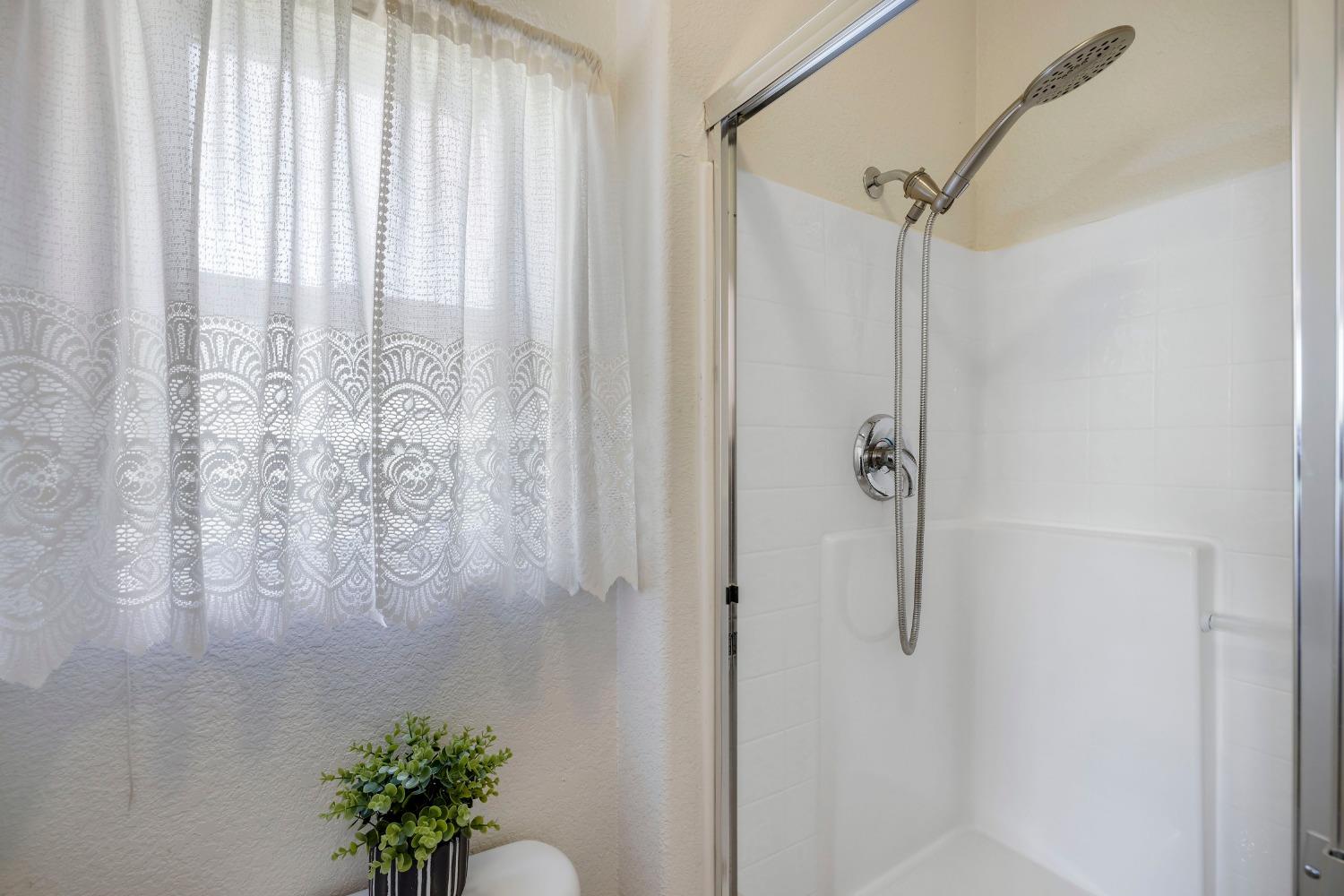 Detail Gallery Image 34 of 36 For 8041 Steamboat Ln, Roseville,  CA 95747 - 2 Beds | 2 Baths