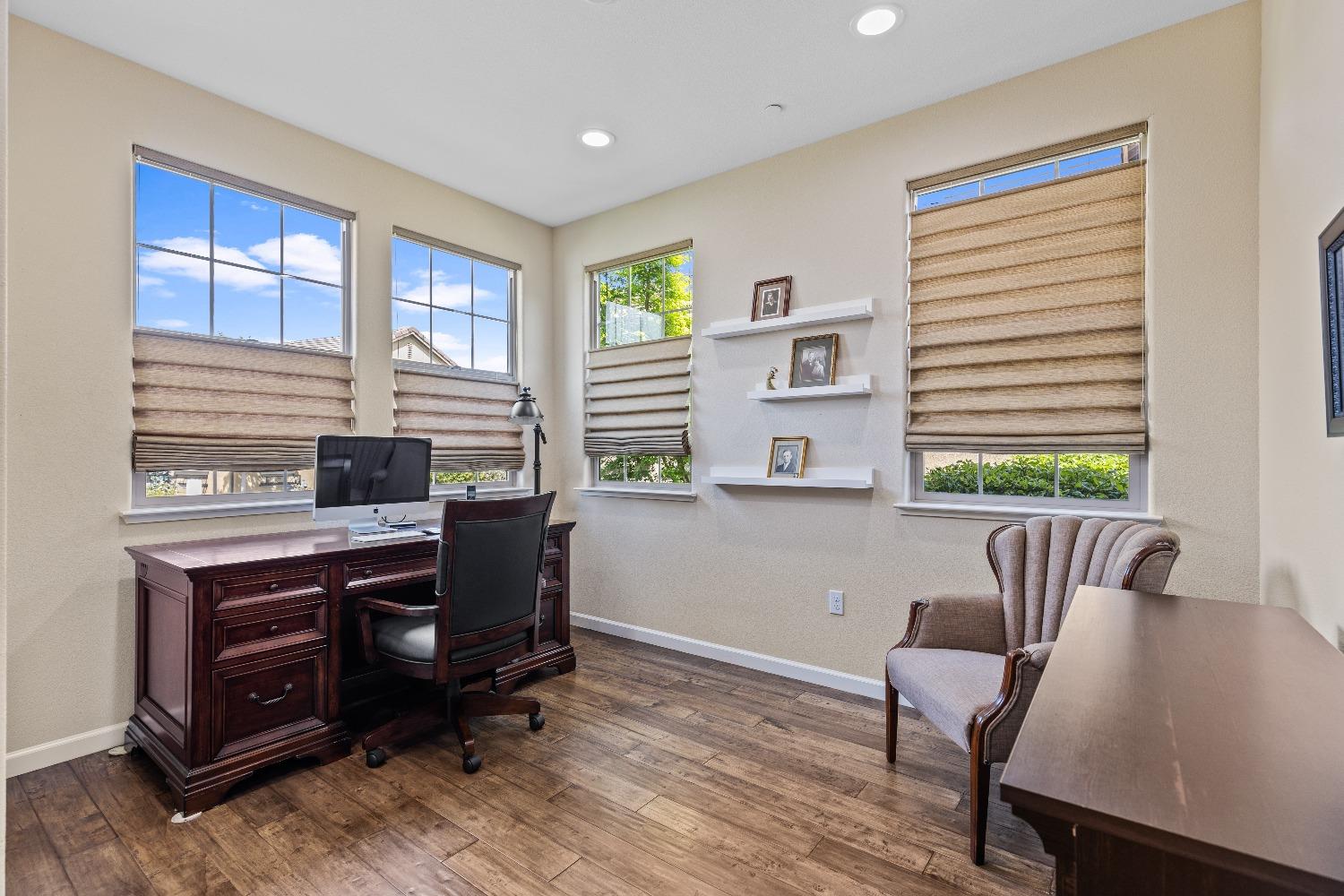 Detail Gallery Image 18 of 33 For 1049 Volonne Dr, Roseville,  CA 95747 - 2 Beds | 2 Baths