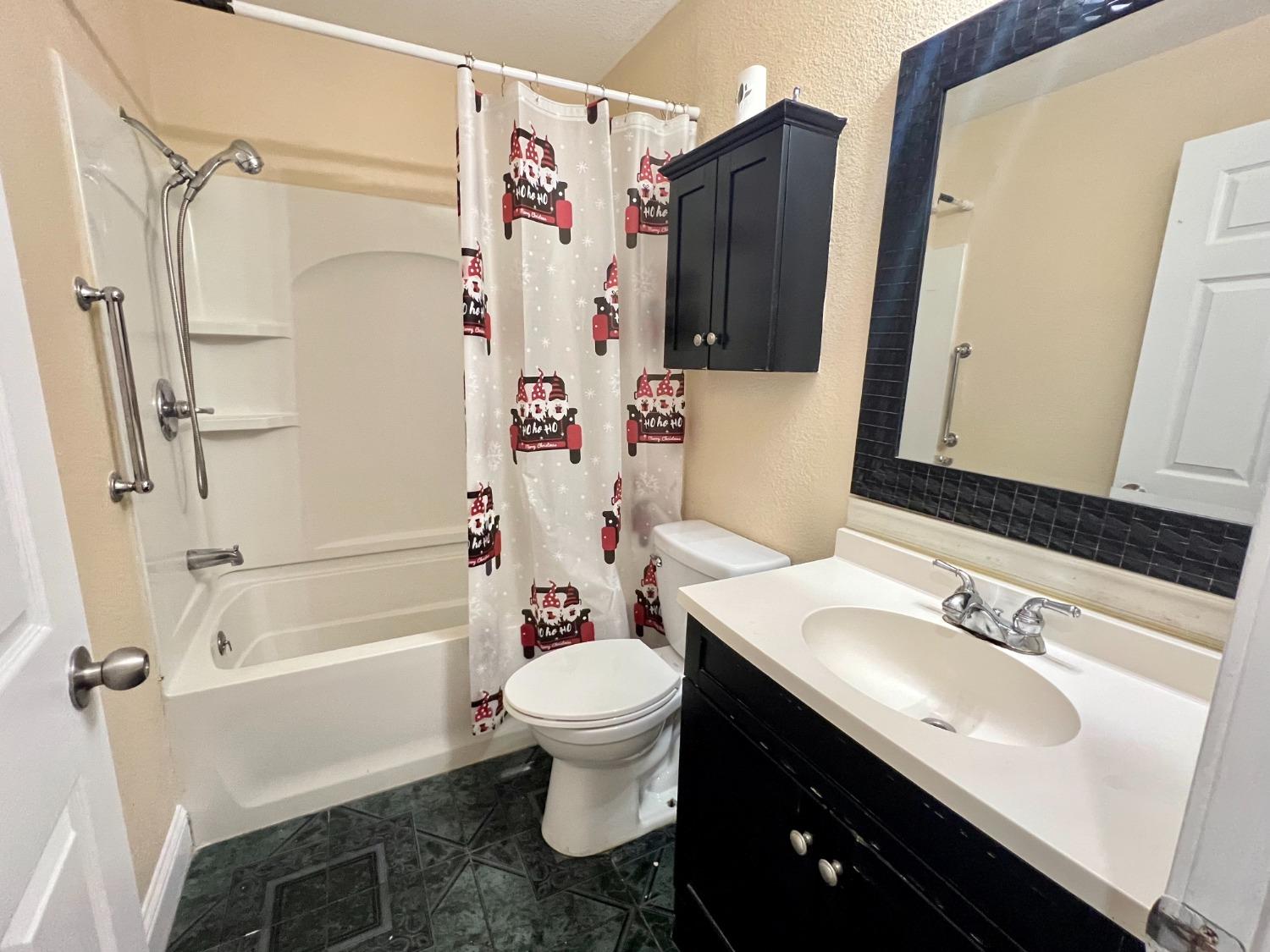 Detail Gallery Image 13 of 21 For 148 Saturn Ave 79, Hayward,  CA 94544 - 4 Beds | 2 Baths