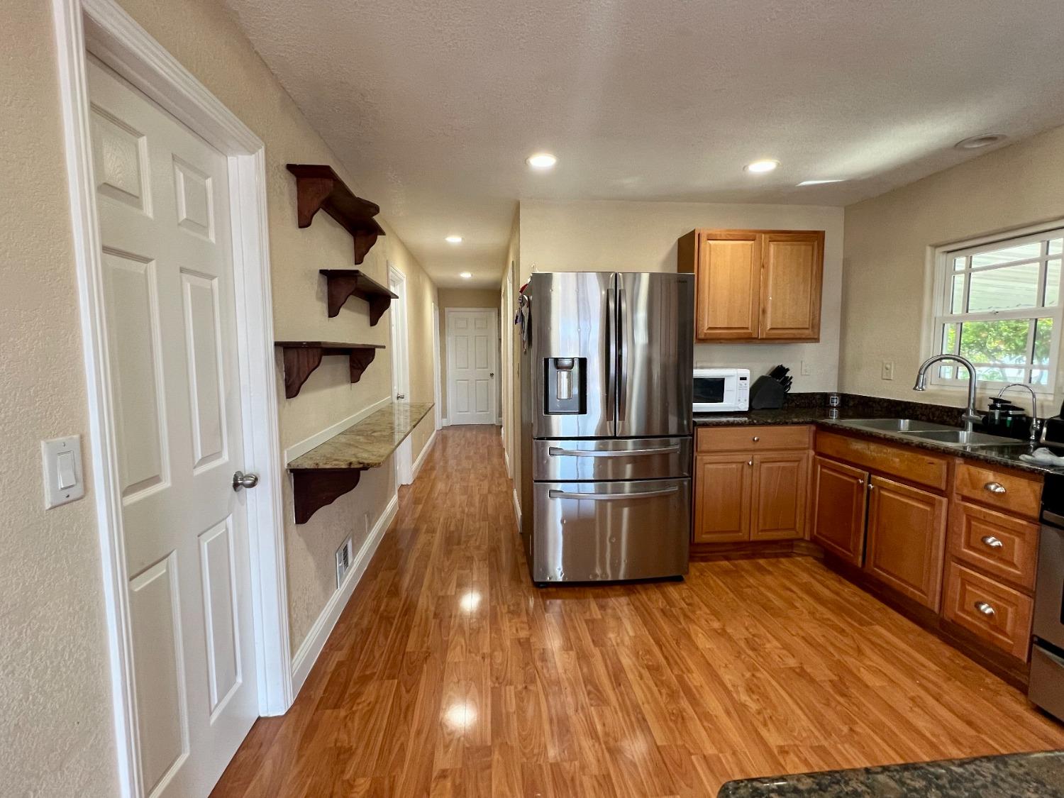 Detail Gallery Image 7 of 21 For 148 Saturn Ave 79, Hayward,  CA 94544 - 4 Beds | 2 Baths