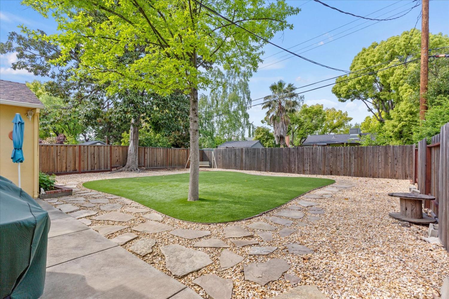 Detail Gallery Image 28 of 33 For 2319 Irvin Way, Sacramento,  CA 95822 - 3 Beds | 2 Baths