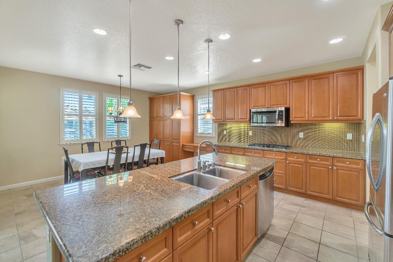 Detail Gallery Image 21 of 58 For 1545 El Camino Verde Dr, Lincoln,  CA 95648 - 5 Beds | 4 Baths
