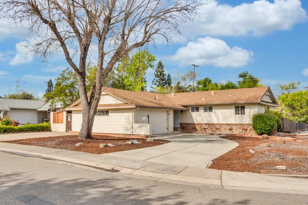 Photo of 3961 Continental Wy in Carmichael, CA