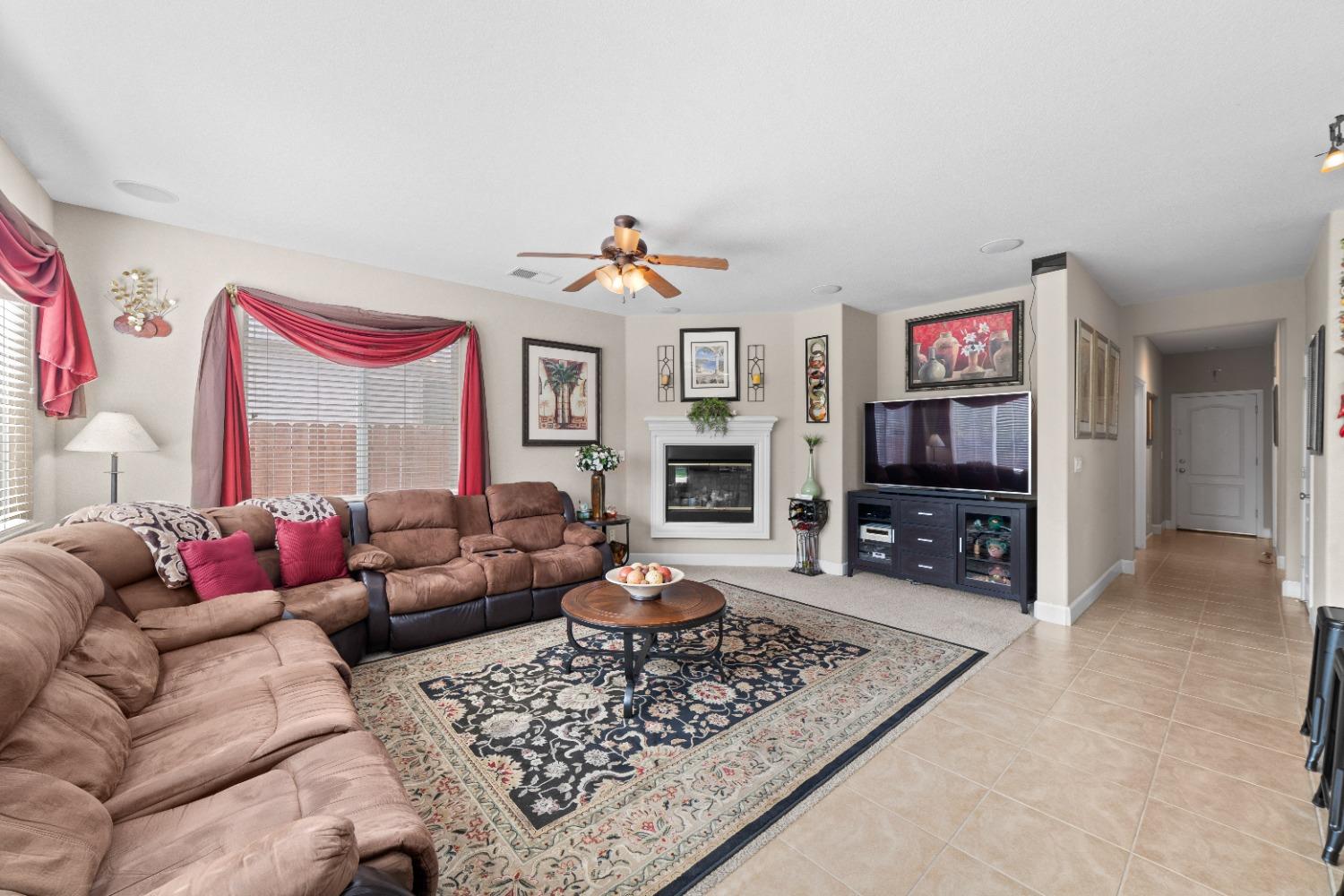 Detail Gallery Image 14 of 39 For 2625 Malibu Ct, West Sacramento,  CA 95691 - 5 Beds | 4 Baths