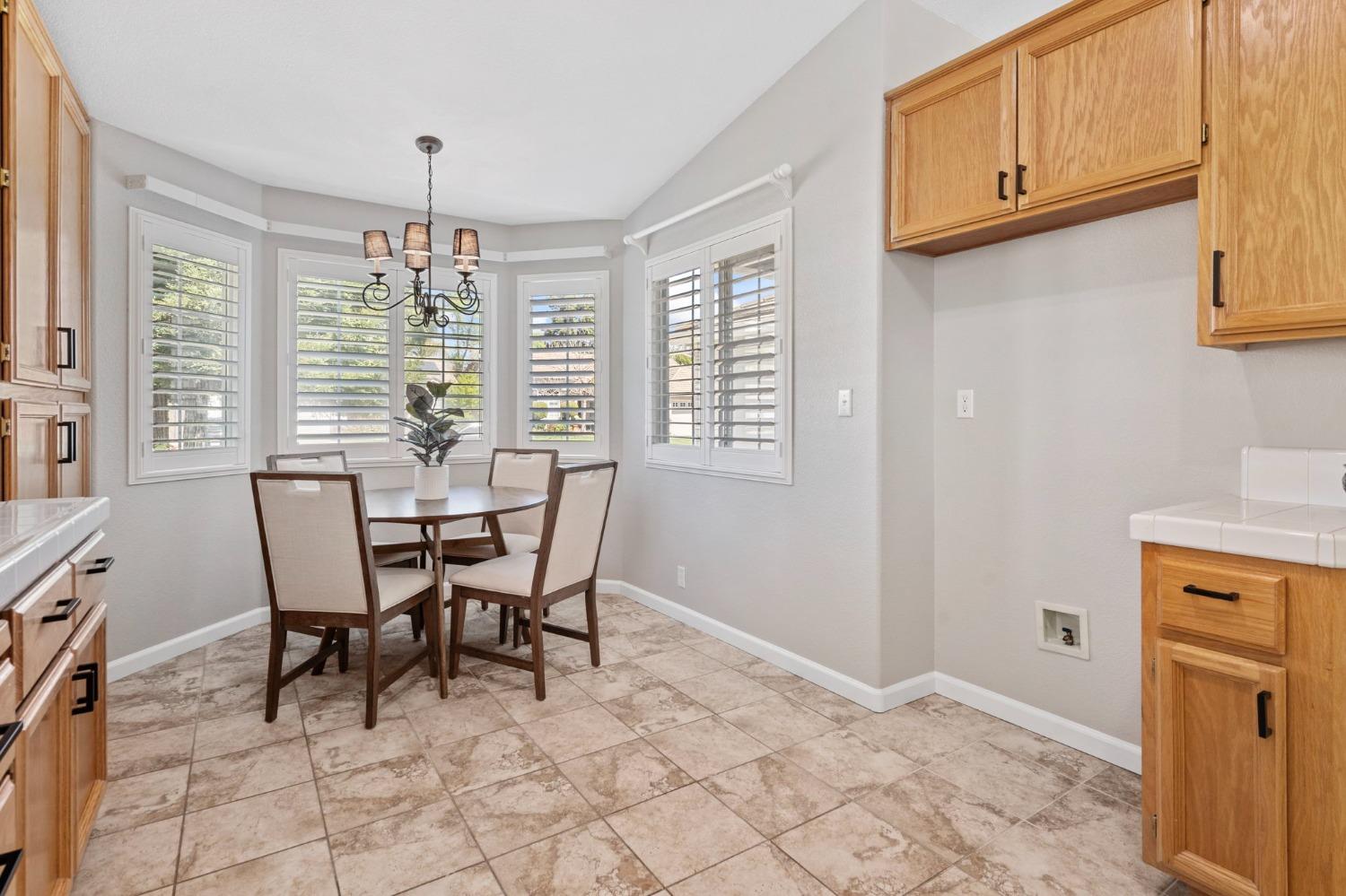 Detail Gallery Image 9 of 29 For 3820 Vancouver Cir, Stockton,  CA 95209 - 3 Beds | 2 Baths