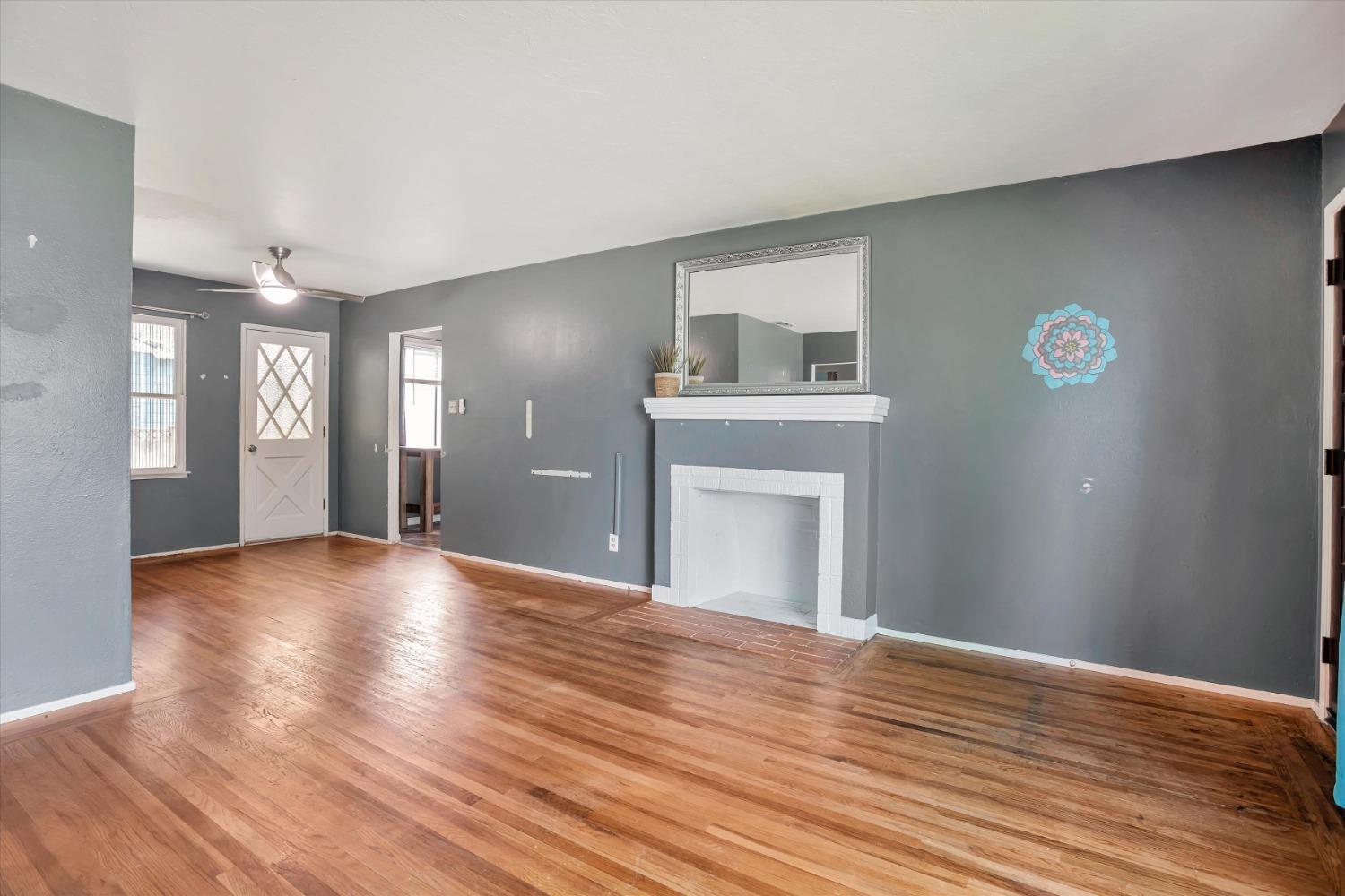 Detail Gallery Image 9 of 38 For 6120 19th Ave, Sacramento,  CA 95820 - 3 Beds | 2 Baths