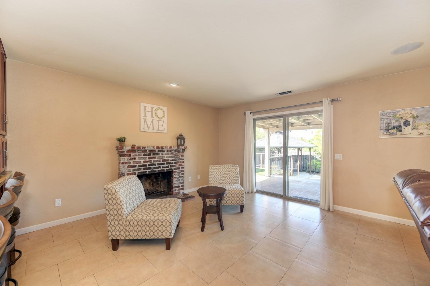 Detail Gallery Image 8 of 70 For 144 Monowood Dr, Folsom,  CA 95630 - 3 Beds | 2 Baths